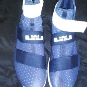 Nike Mens Soldier_10 LQ3 sneakers Blue size 18